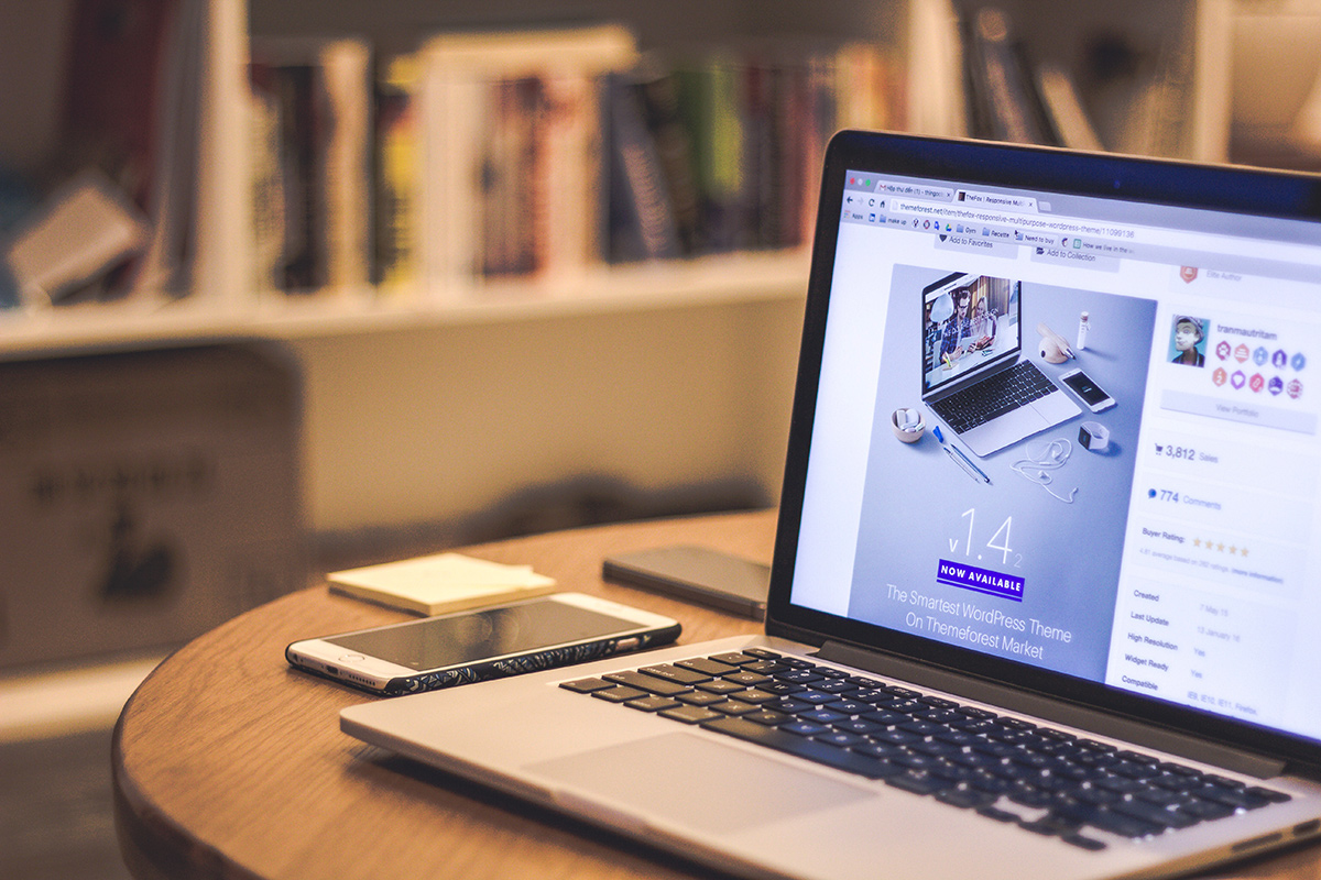 Choisir le nom de domaine idéal pour votre site web